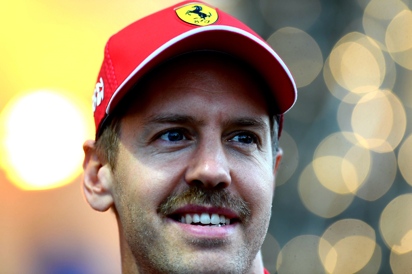 Bahreini Nagydíj: Vettel állt az élre a második edzésen