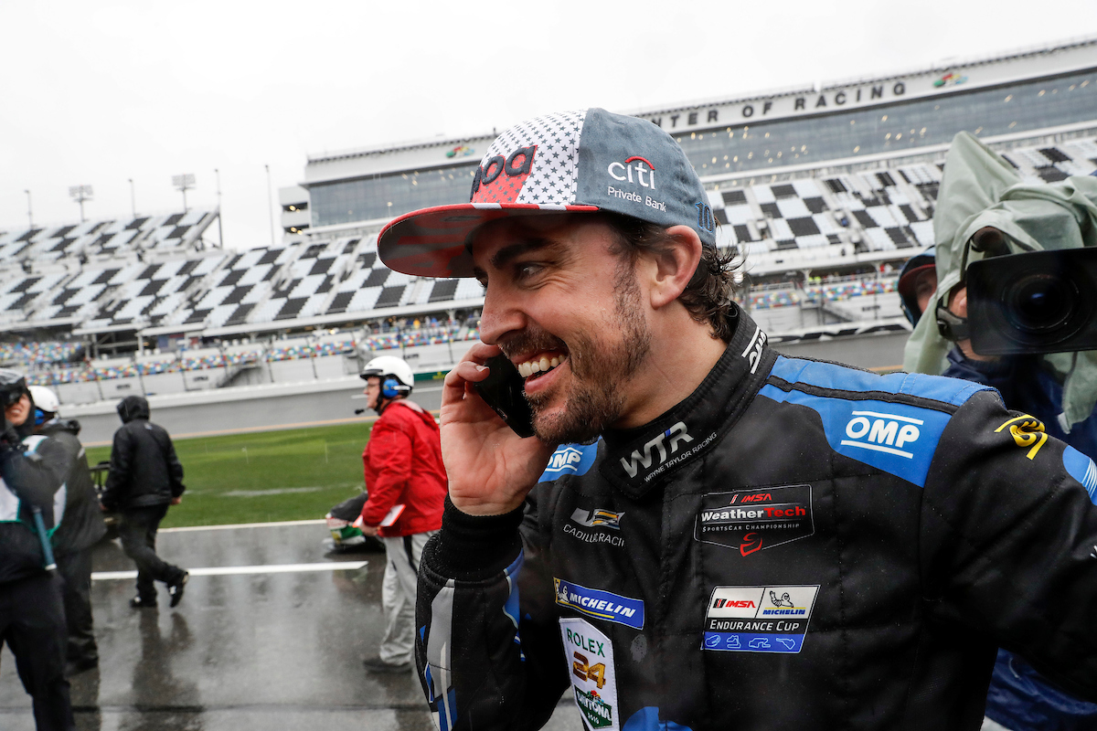 A héten tesztel Dakar-autót Fernando Alonso