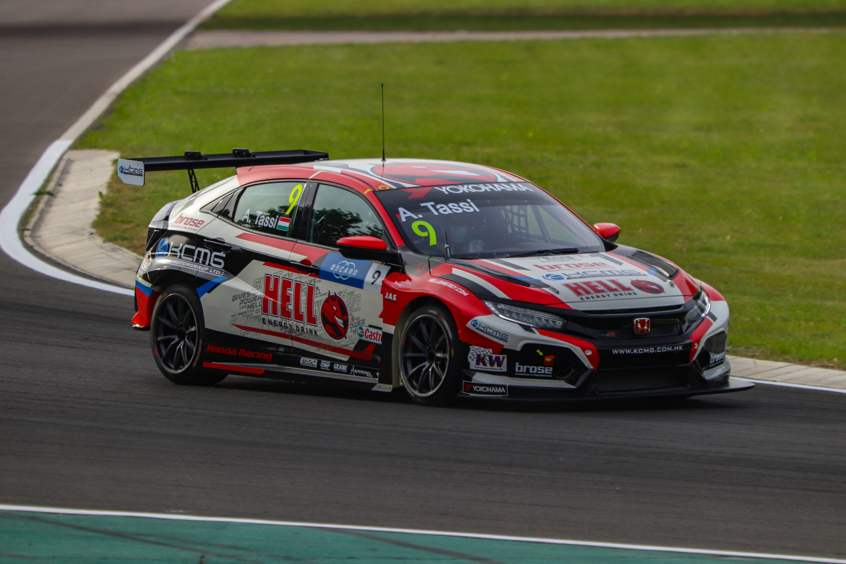 Tassi Attila hazai pályán mutatta meg harciasságát a WTCR közönségének