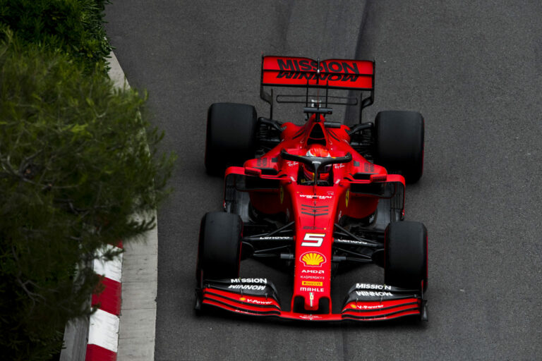 Sebastina Vettel, Ferrari, racingilne, racingline.hu, racingline.hu