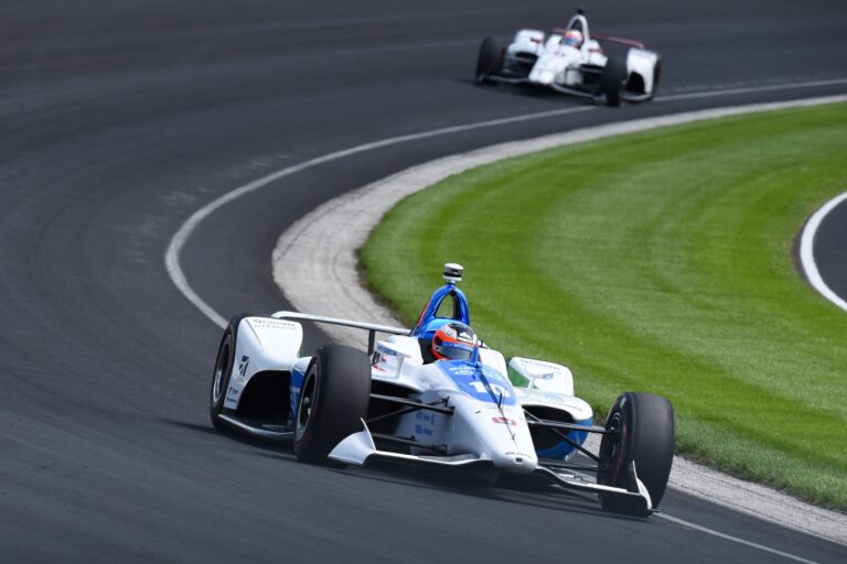 Rosenqvist is összetörte autóját az Indy 500 szabadedzésén