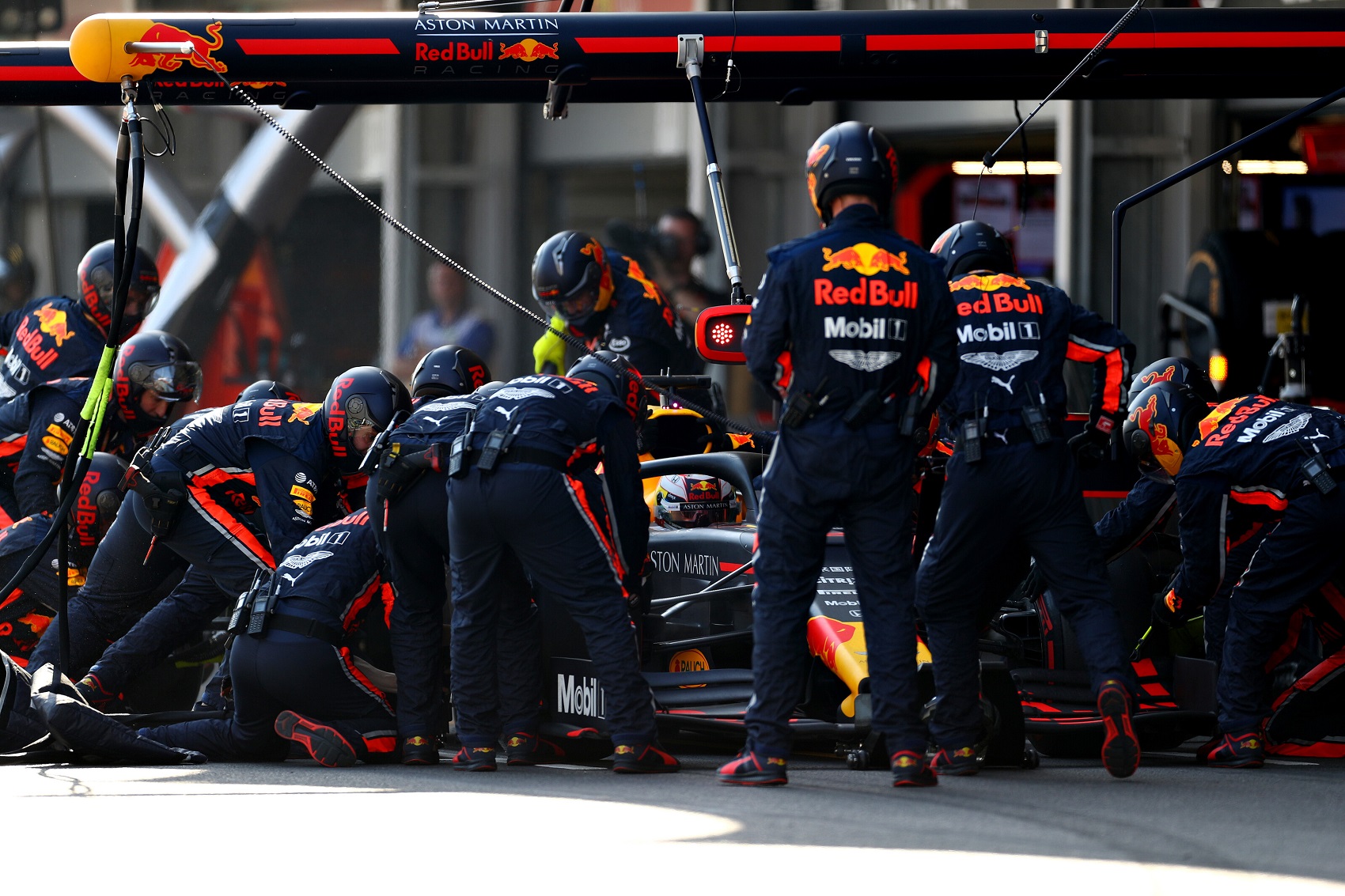 Horner elárulta, hogy miért kapkodtak a Red Bull szerelői a rajt előtt