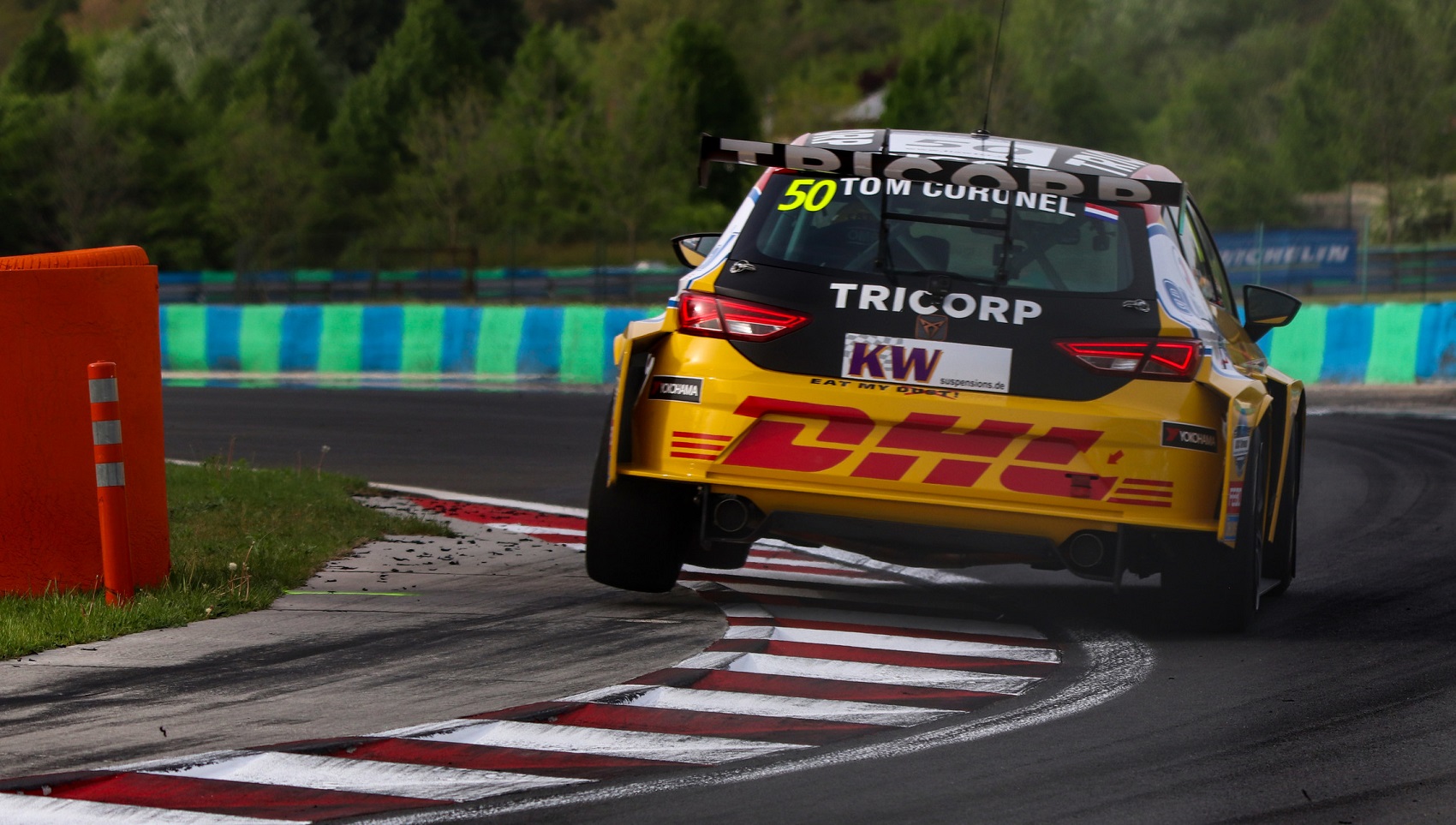 Tom Coronel helyet cserélne Max Verstappennel