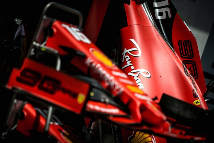 Ferrari, Ray Ban