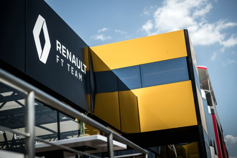 A Renault nem akar kiszállni a Forma-1-ből!