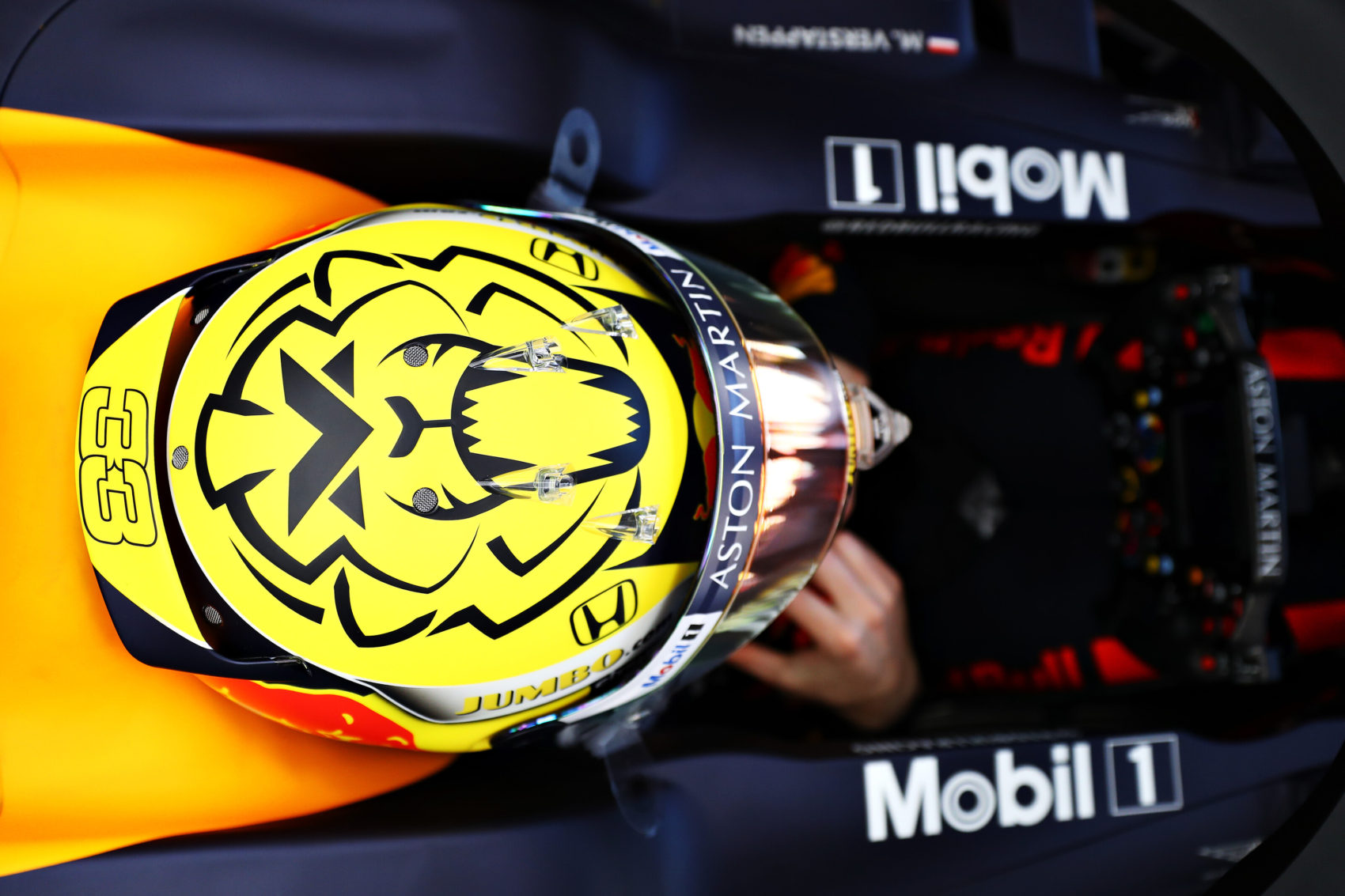Verstappen különleges sisakkal készül az Osztrák Nagydíjra