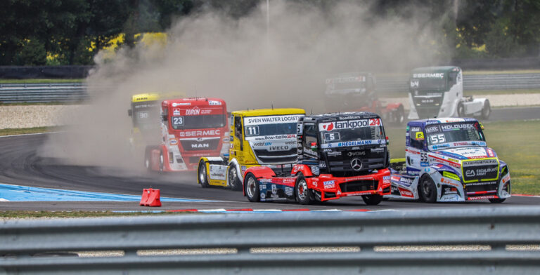 Nürburgring: Németek parádéja a világ legnagyobb kamionversenyén!