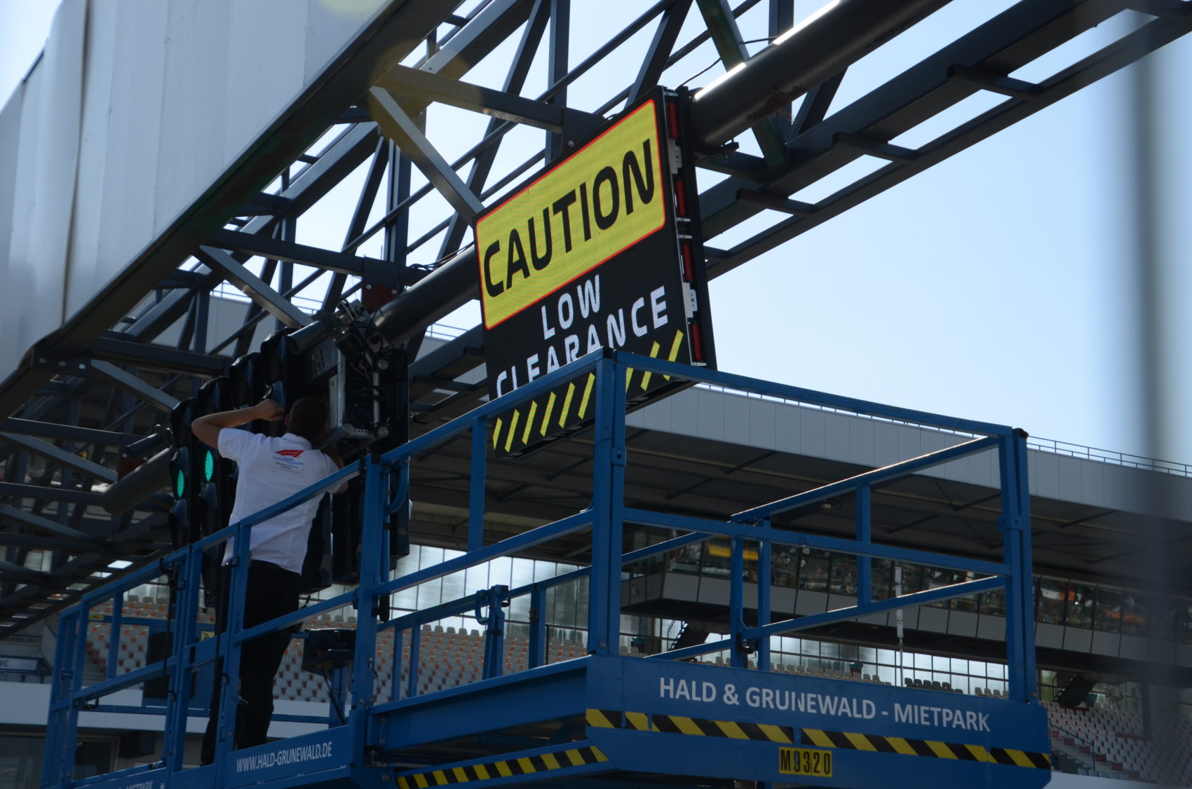 Leverte a busz a Német Nagydíj rajtlámpáját!