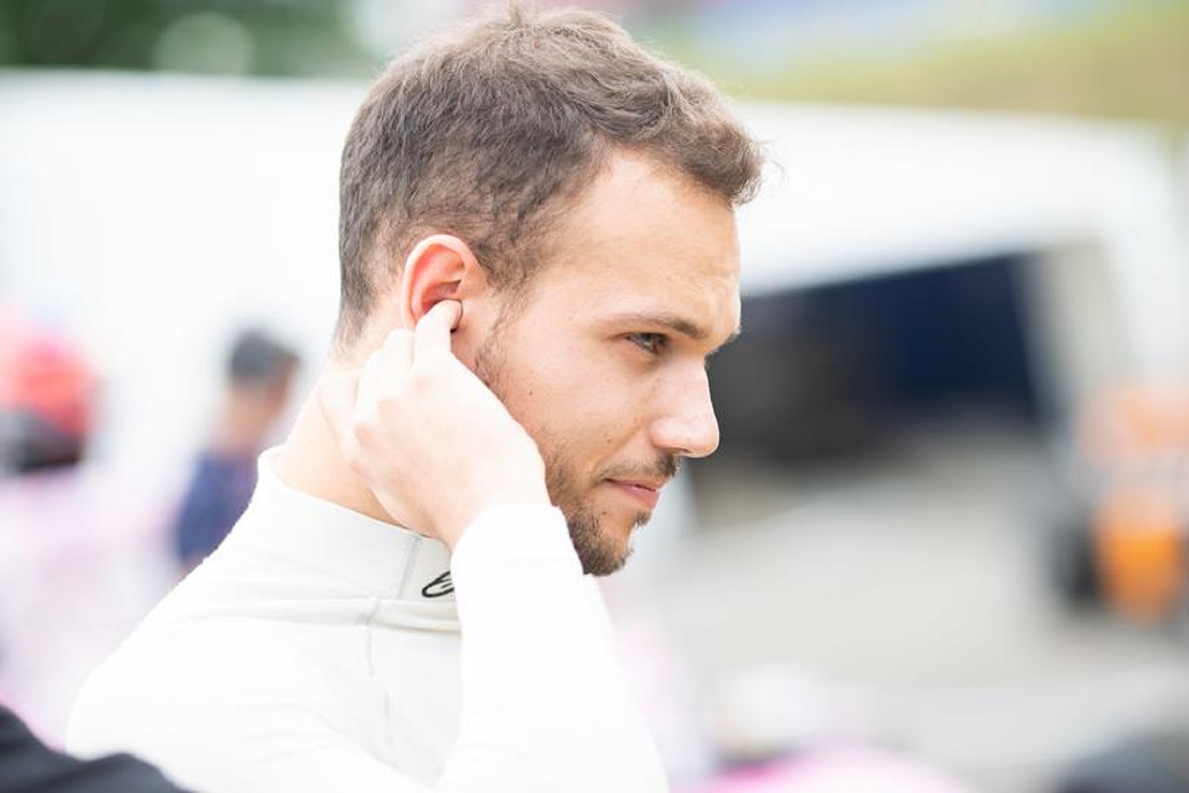 Elképesztő befutó után Ghiotto nyerte a sprintversenyt, Schumacher újra dobogón