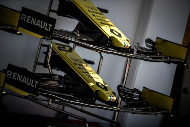 Renault, wing