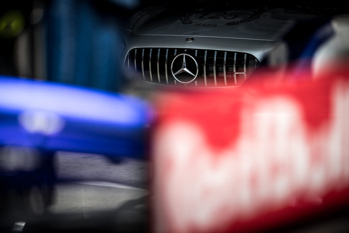 Mercedes, puzzle
