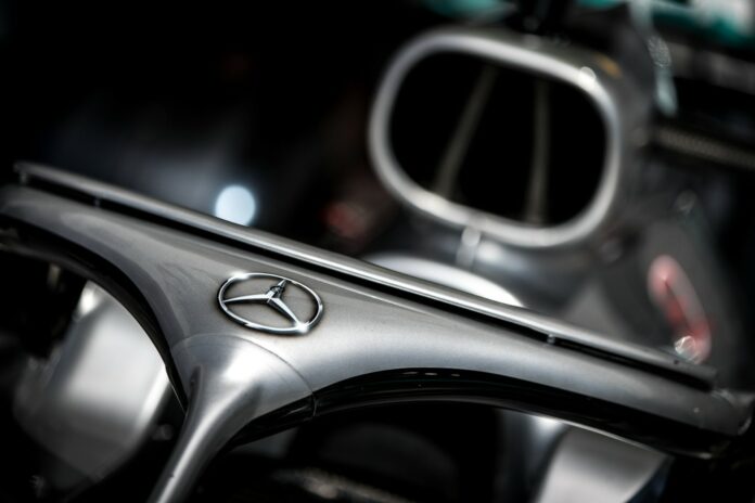 Mercedes, Halo