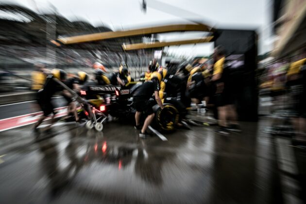 Renault pit stop, racingline.hu