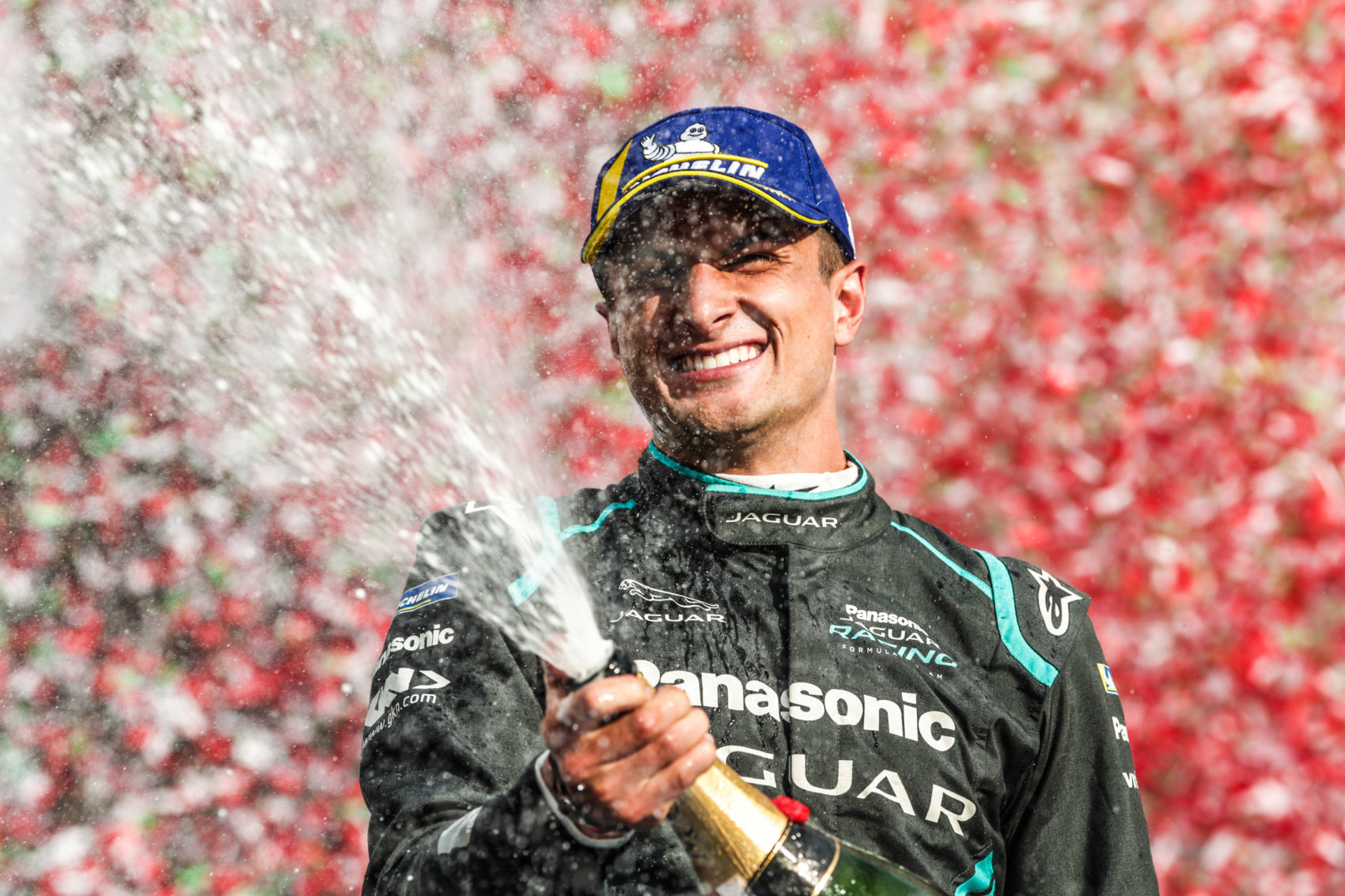 Evans meghosszabbította a szerződését a Panasonic Jaguar Racinggel