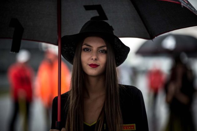Blancpain GT gridgirl, eső, rain