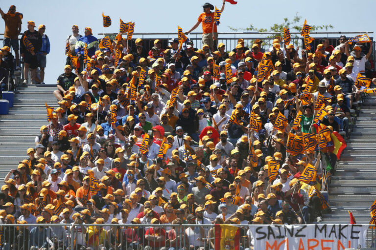 Carlos Sainz, McLaren, barcelona, racingline.hu