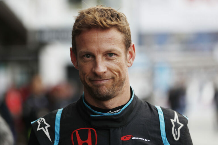 Jenson Button év végén otthagyja a Super GT-t