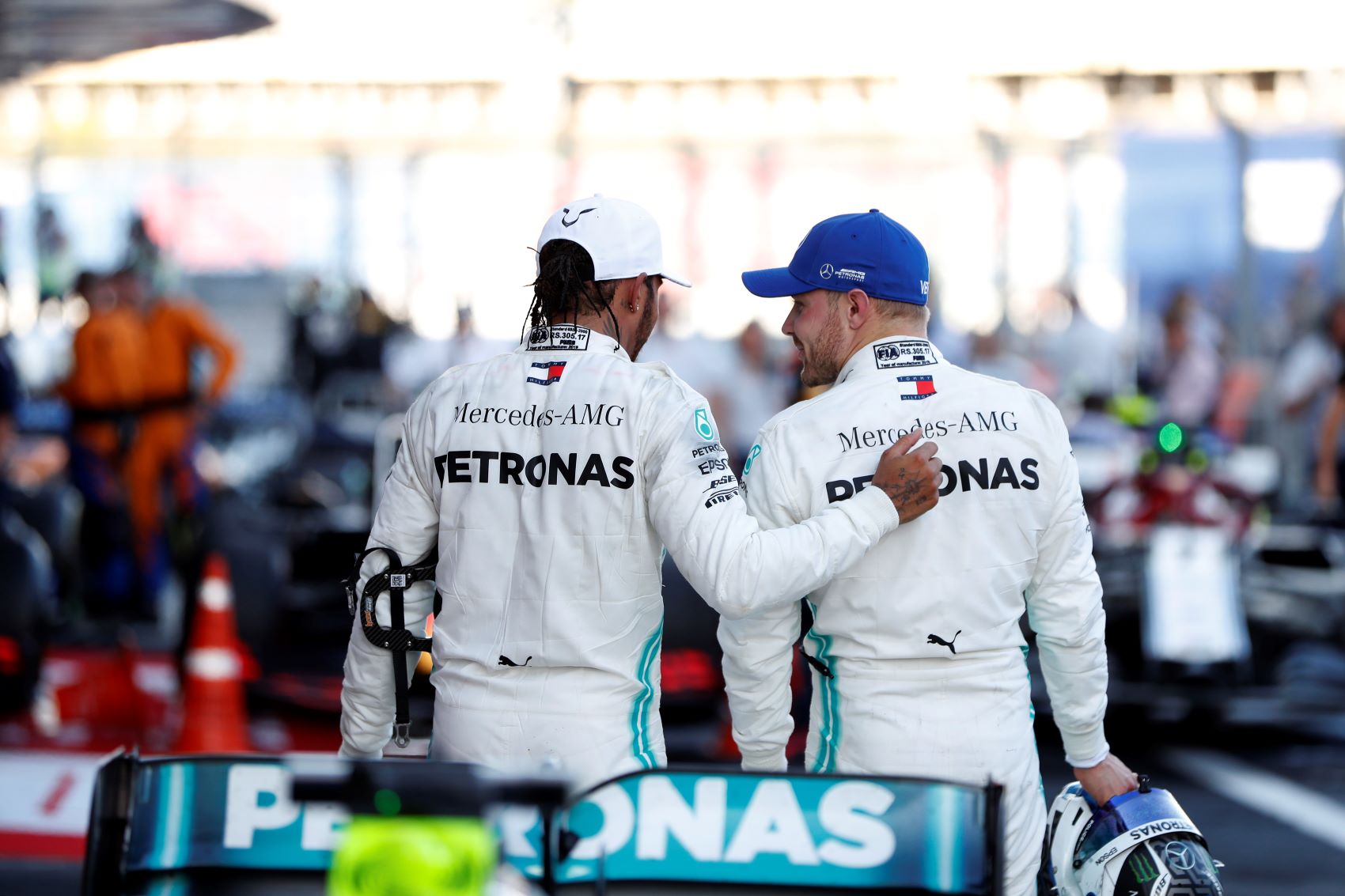 Hamilton: Mi tiszteljük egymást Valtterivel