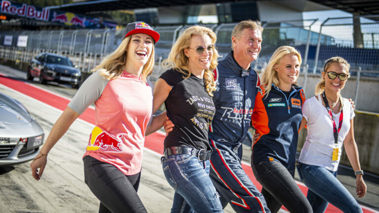 Coulthard 120 nővel volt a Red Bull Ringen!
