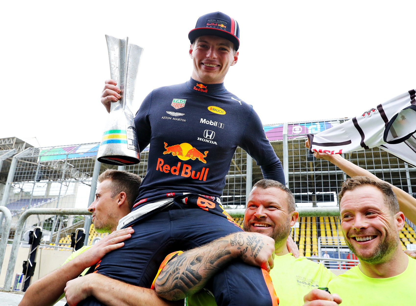 Menedzsere szerint hamar megvoltak Verstappen új szerződésével