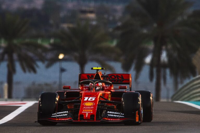 A Pirelli 18 colos abroncsait teszteli hétfőtől a Ferrari