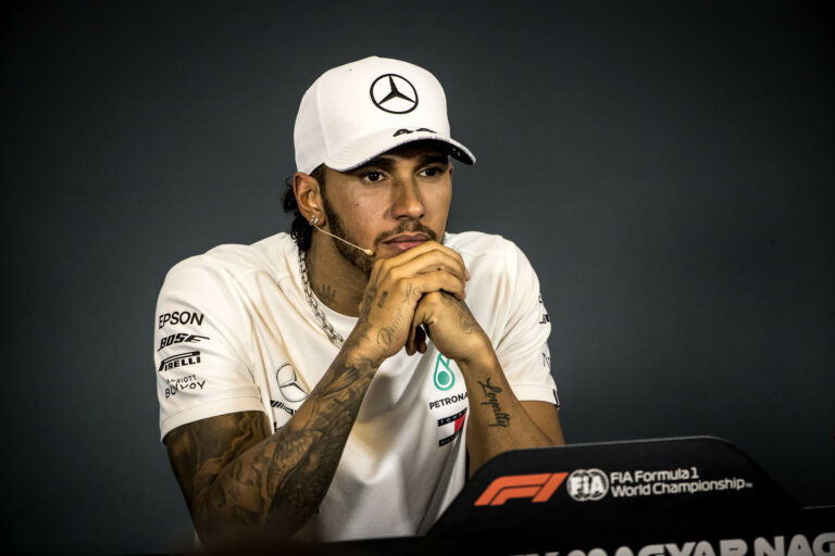 Egy Formula E versenyző komoly kritikával illette Hamiltont!