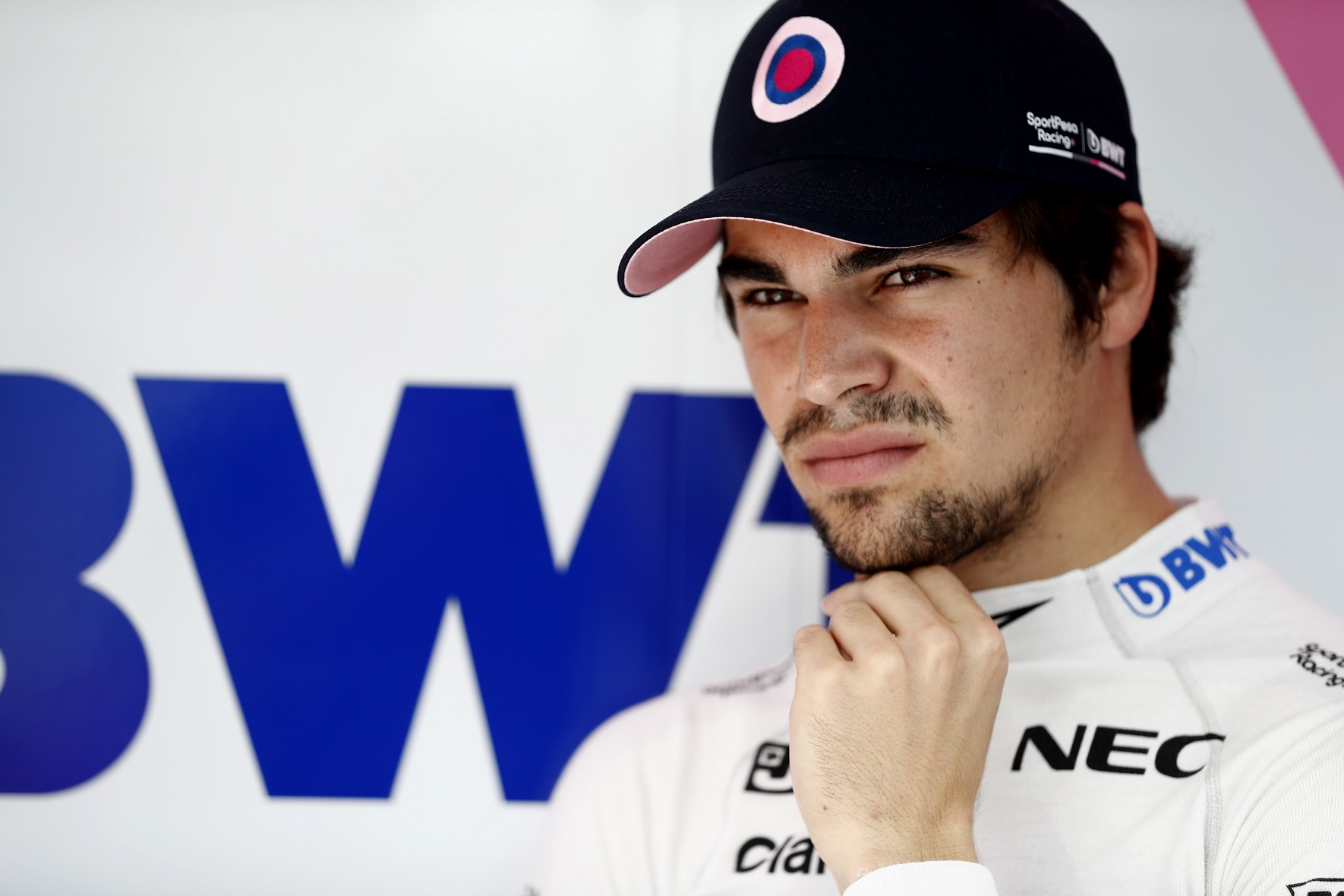 Stroll a kaliforniai erdőtüzek megfékezésére adakozik