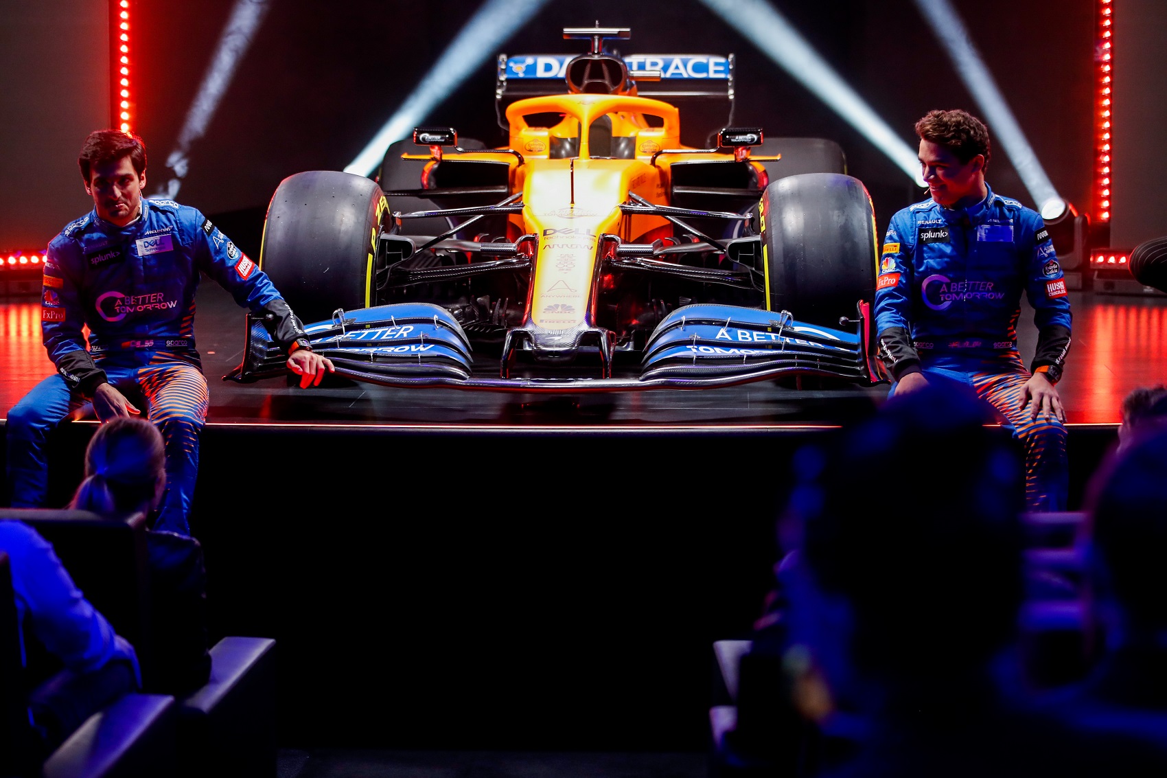 A McLaren is a pályára küldte máris az új autóját Barcelonában