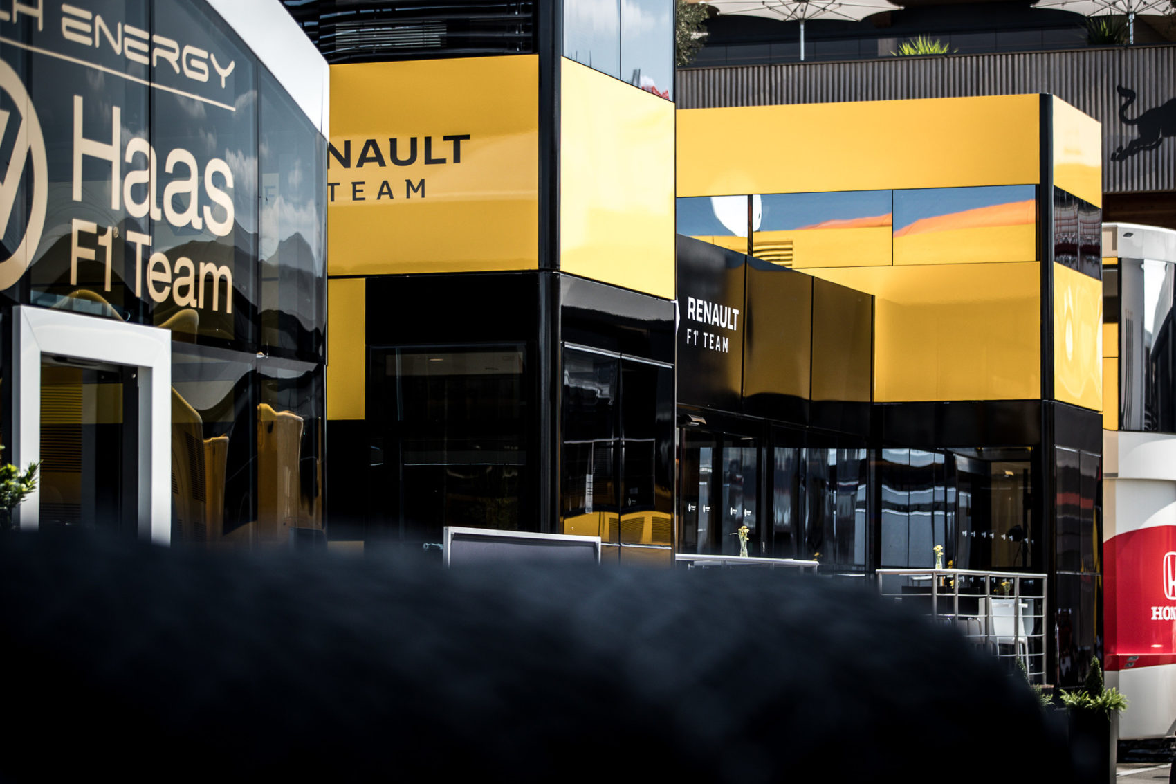 Hétvégén visszatérnek a Forma-1-es paddockba a motorhome-ok