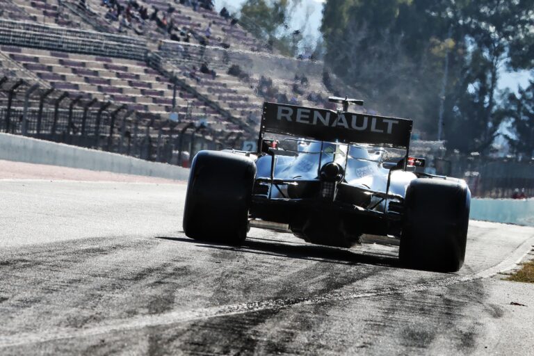 Kiszivárgott: Jövő héten máris jön az első F1 autóbemutató!