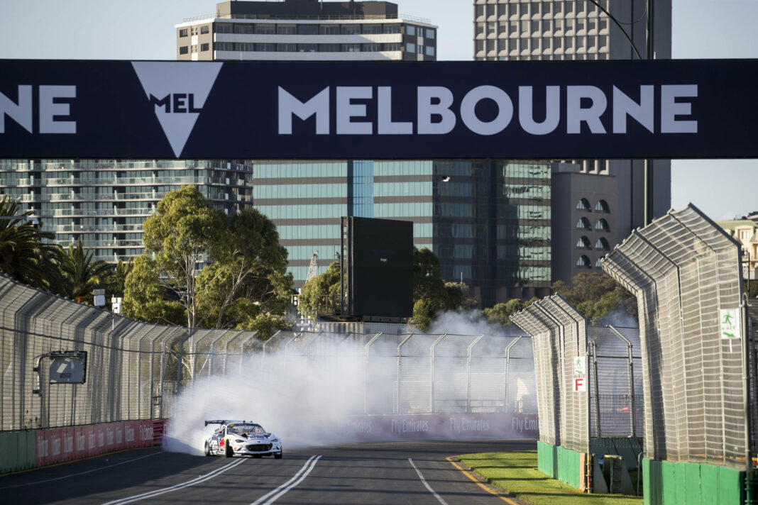Mad Mike Whiddett, Daniel Ricciardo, Melbourne, racingline.hu