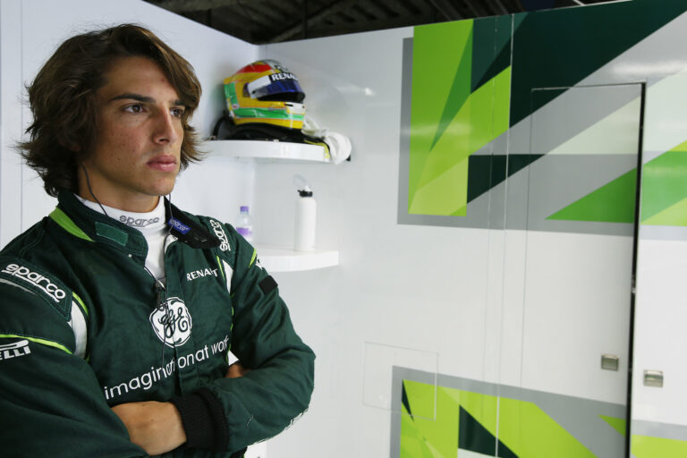 Egy ex-F1-es versenyző fogja helyettesíteni Boschungot Ausztriában