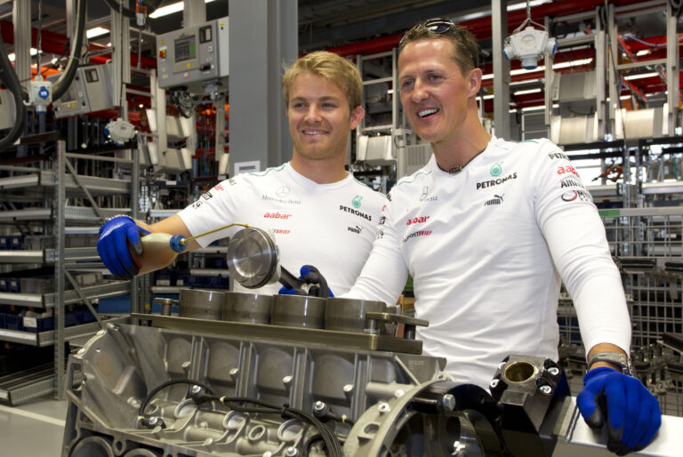 Rosberg, Schumacher, racingline