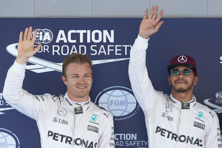 Rosberg, Hamilton, racingline