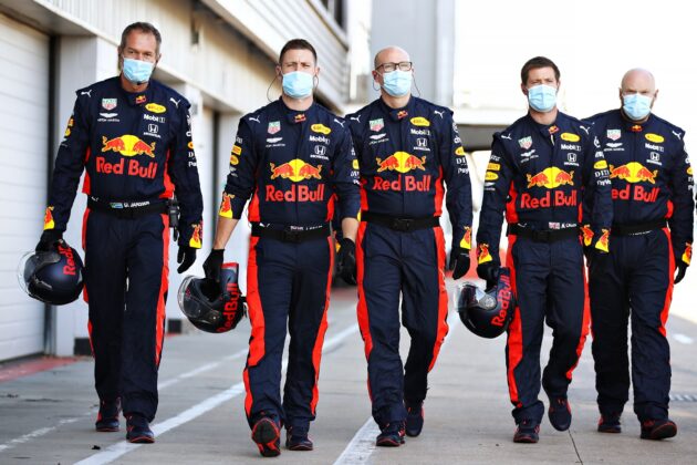 Red Bull pit crew, Red Bull, racingline