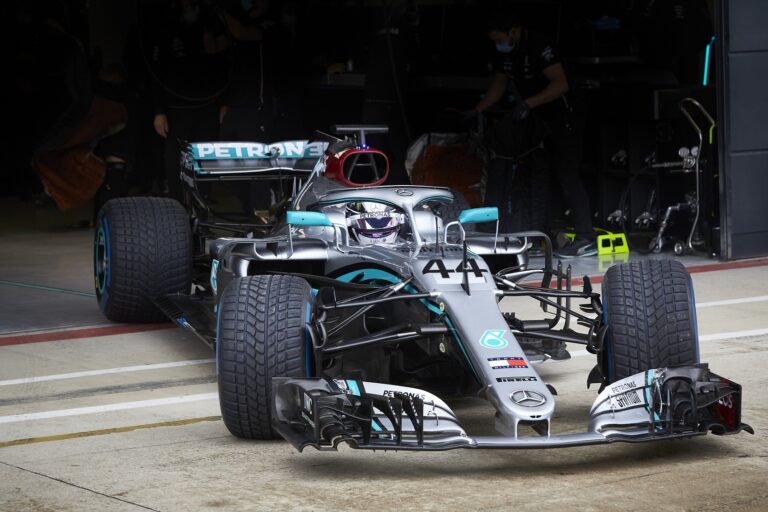 Lewis Hamilton, Mercedes, racingline