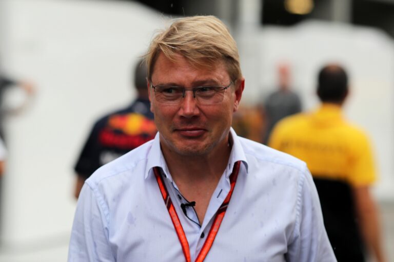 Mika Häkkinen újra versenyen indul!