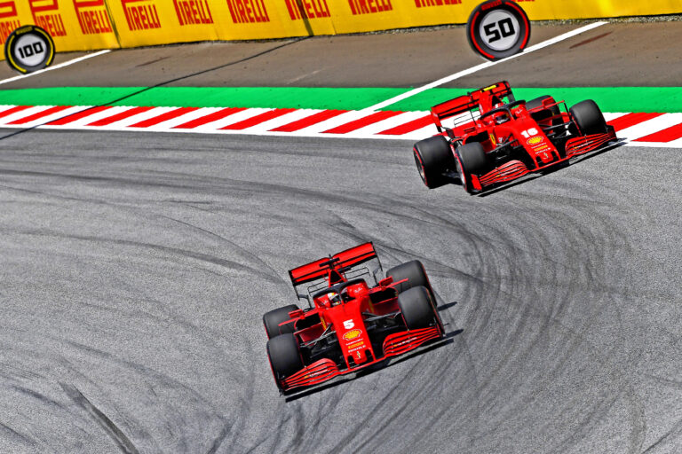 A Ferrari körönként hét tizedet bukik az egyenesekben