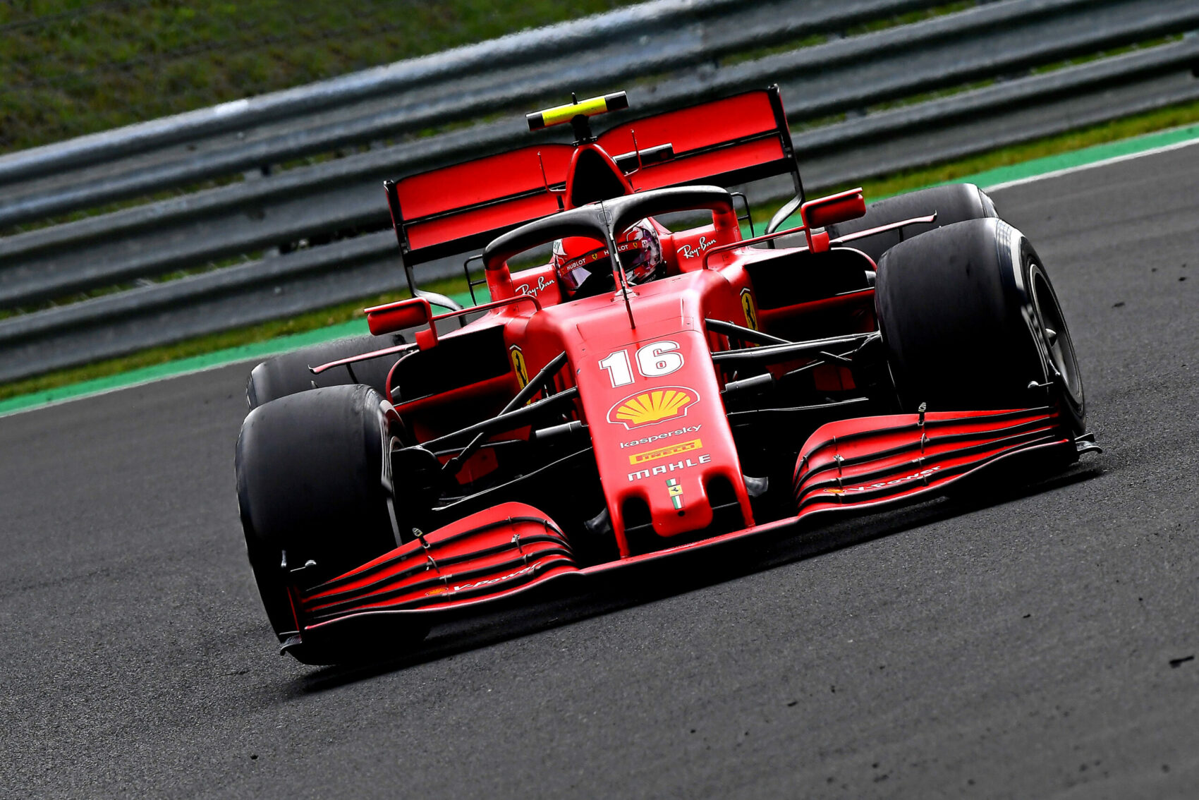 Hivatalos: Átszervezi a technikai részlegét a Ferrari