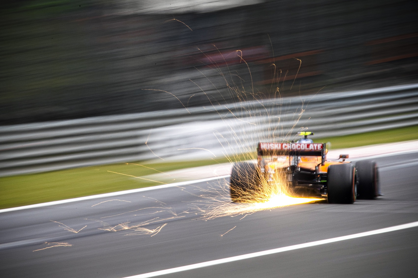 A Mercedes hibázott, ezért a McLaren meg új helyettes után nézett!