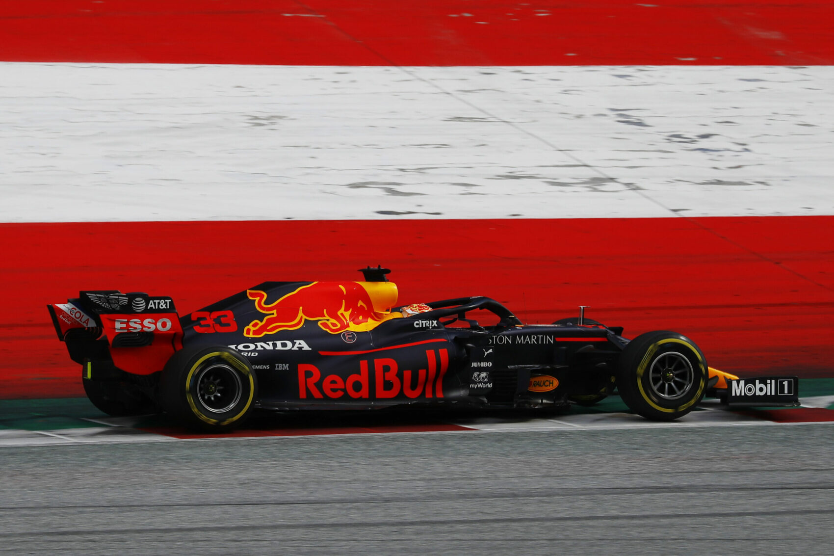 Dr. Helmut Marko szerint a Mercedes motor erősebb a Hondánál