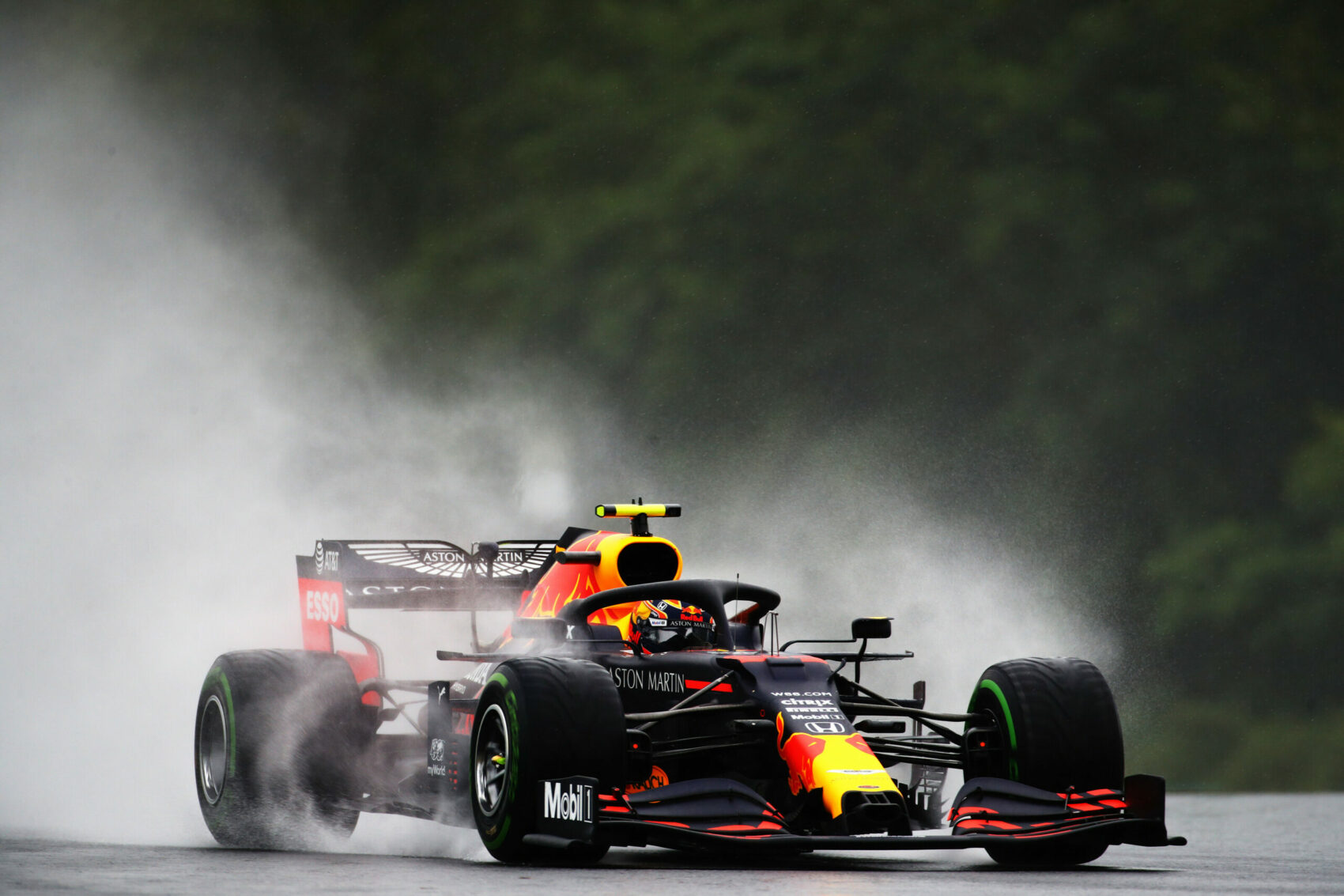 Elégedetlenek a Red Bull versenyzői a pénteki nappal