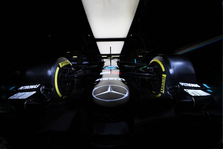 F1-es, Mercedes kiadású elektromos rollert dob piacra a Xiaomi