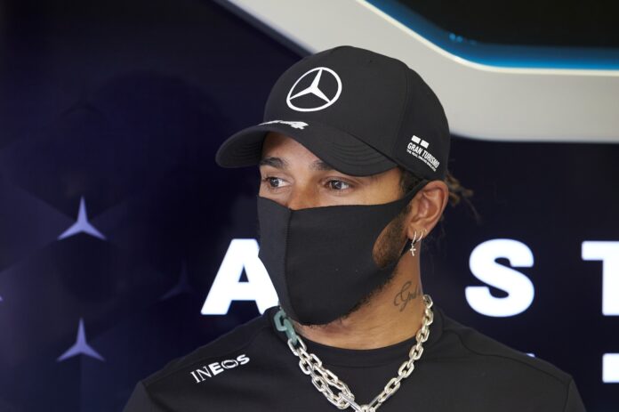 Lewis Hamilton, Mercedes, racingline