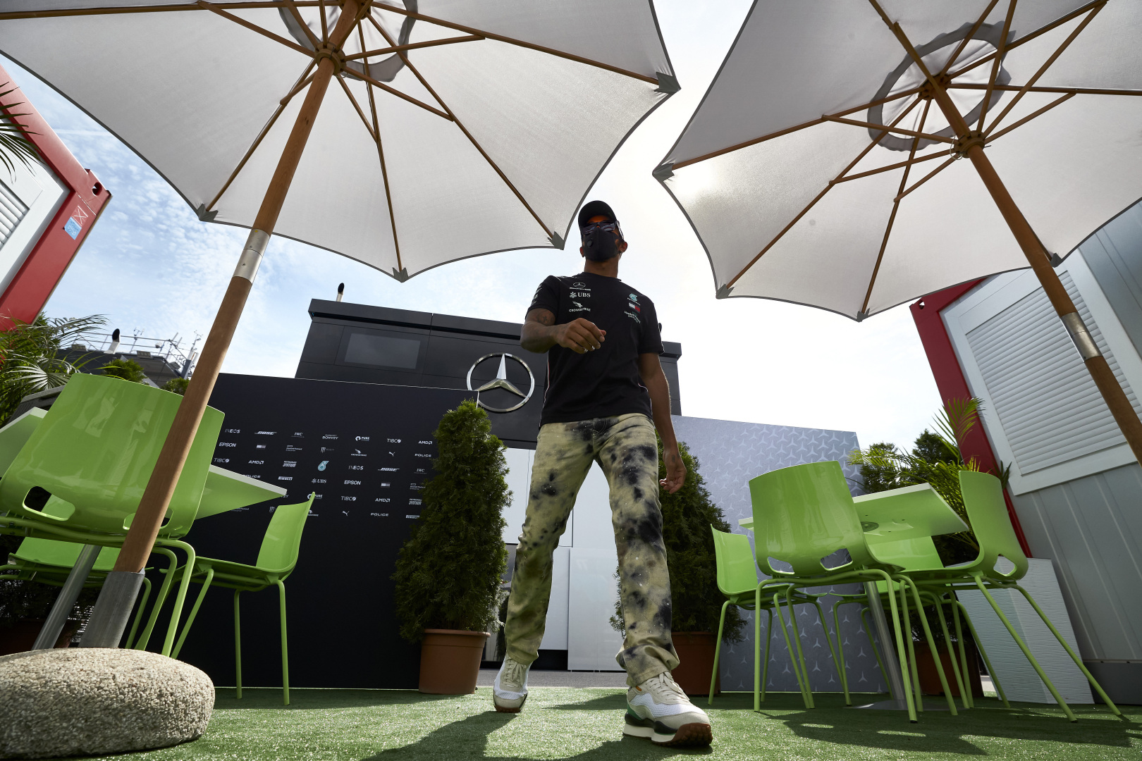 Hamilton ismét beletenyerelt egy komoly témába…