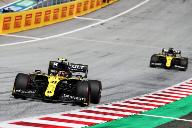 Azonos hiba miatt esett ki a két Renault a spielbergi futamokon
