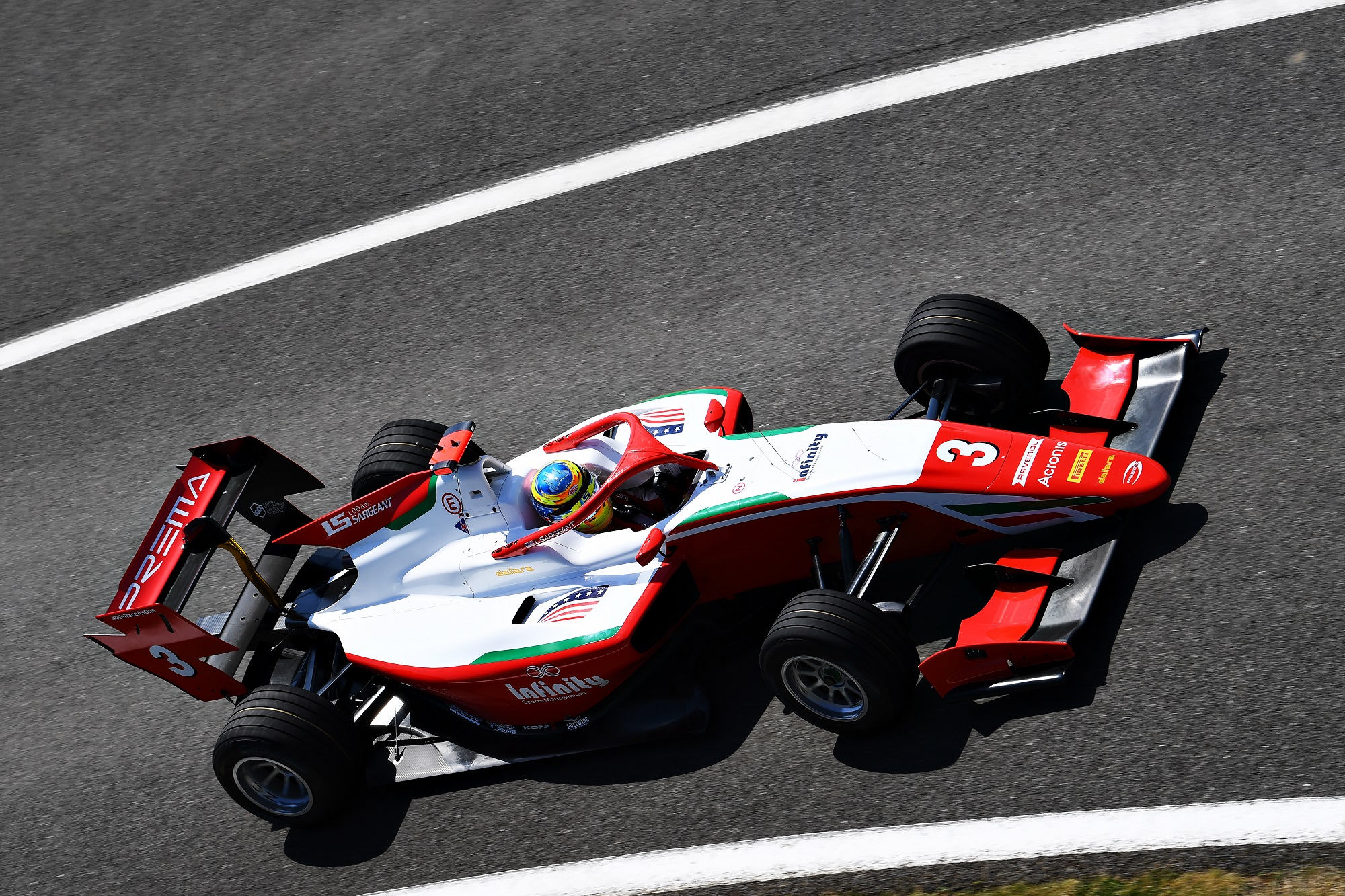 Sargeant nyerte a szombati futamot, de a csaták hátrébb voltak