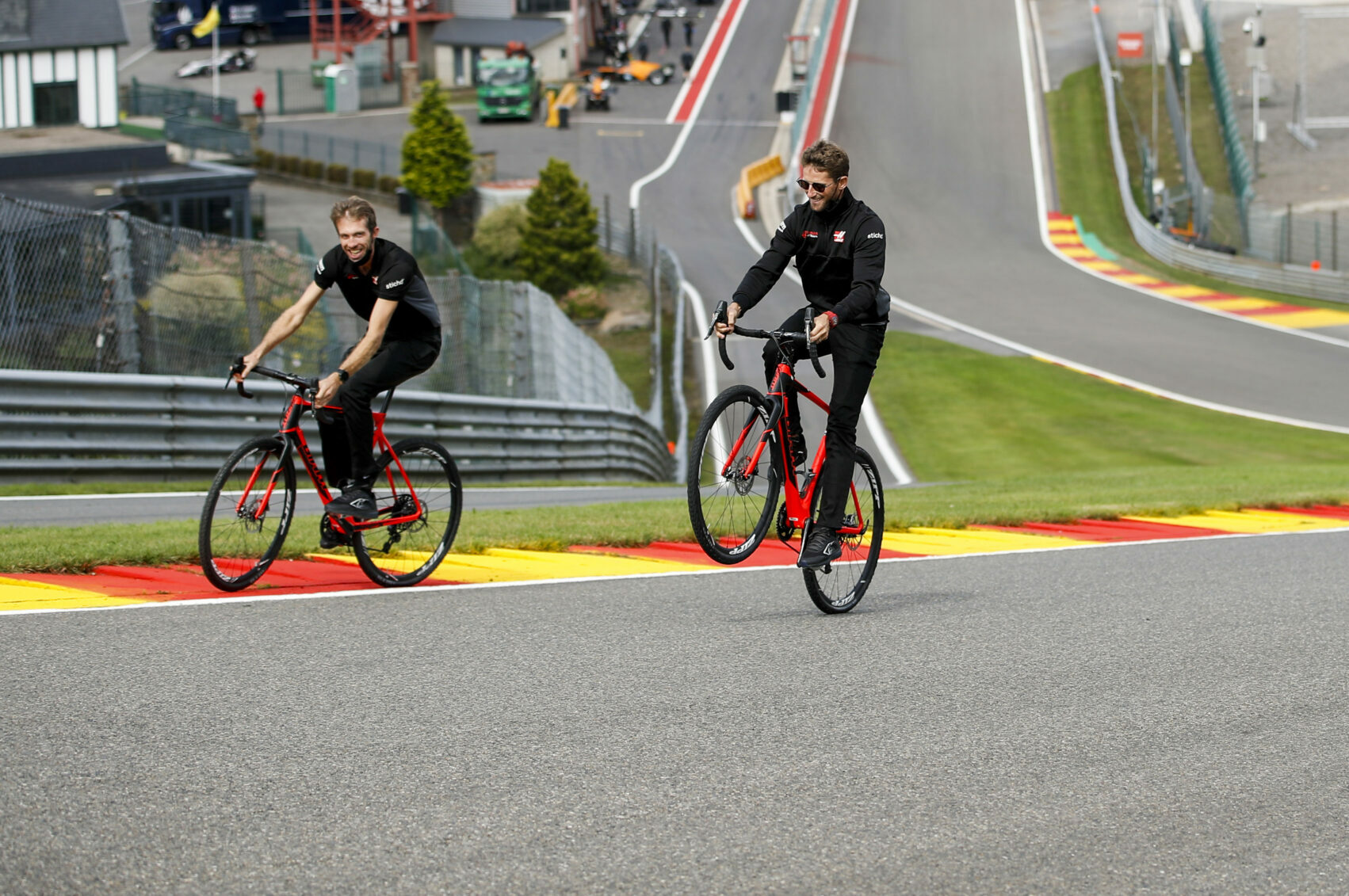 A Haas marad a Ferrarival, annak krízise ellenére is