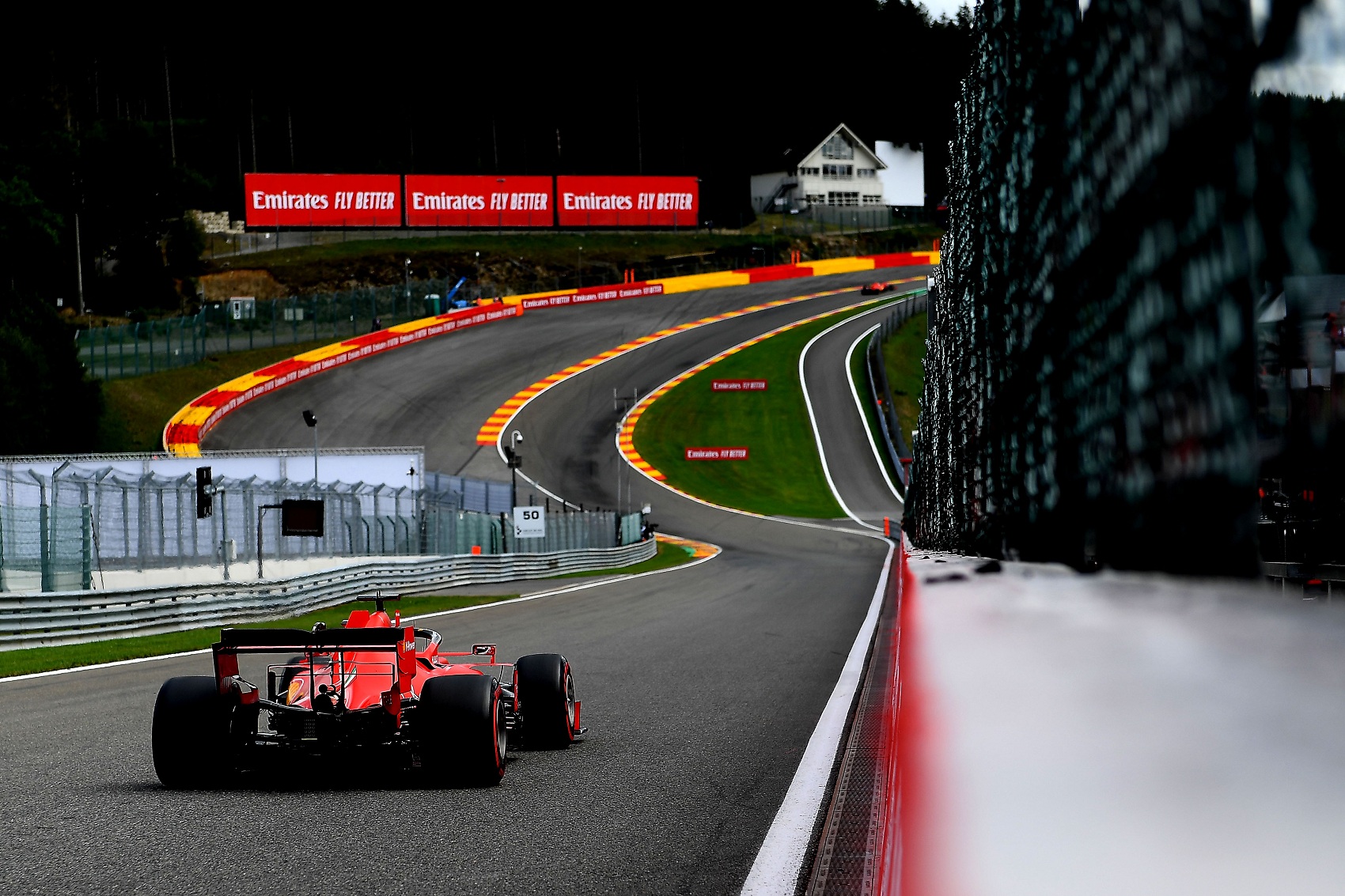 Wolff: A Ferrarinak meg kell kérdőjeleznie „bizonyos személyek” döntéseit