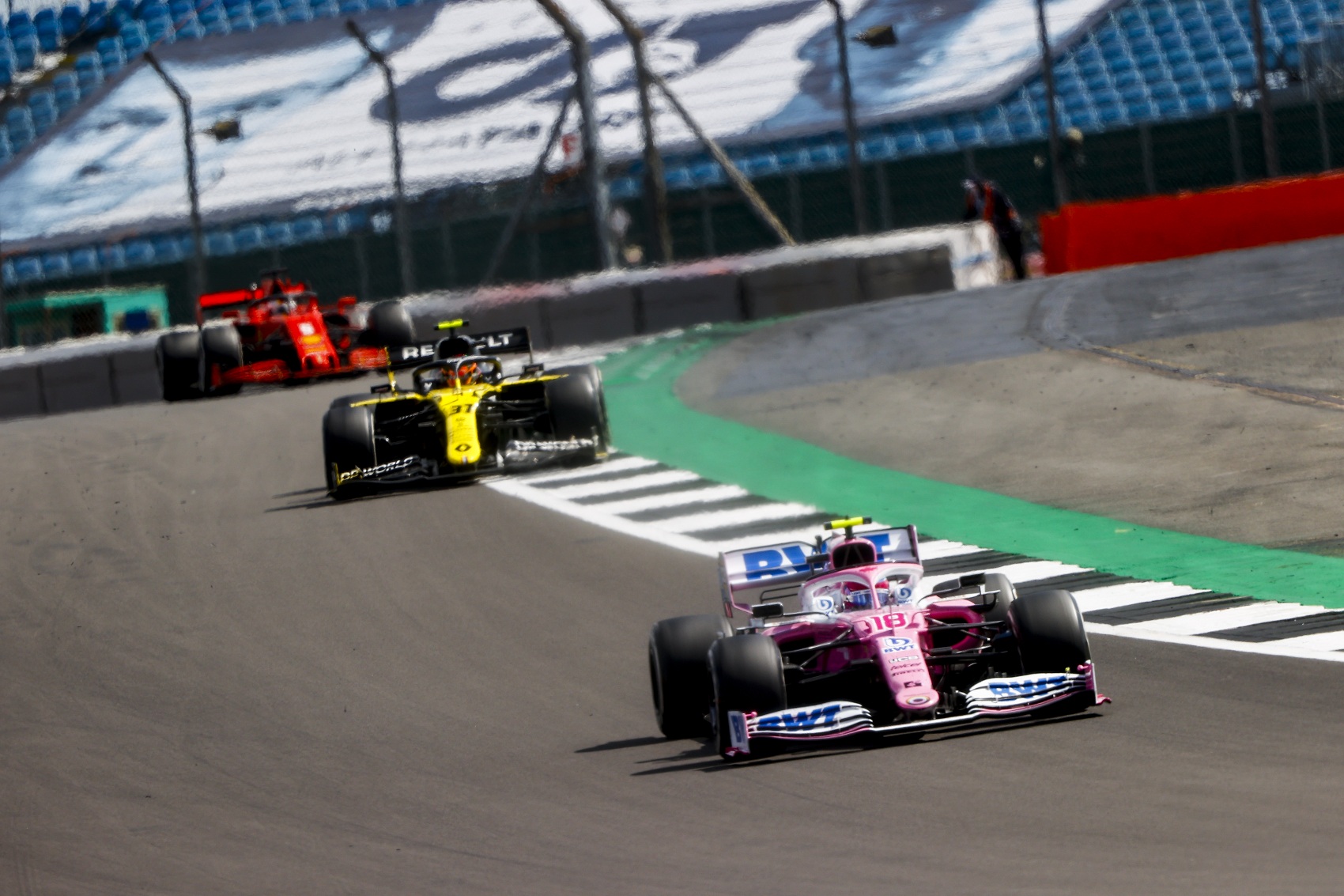 A Ferrari hivatalosan megóvta a Racing Point büntetését, a McLaren visszalépett